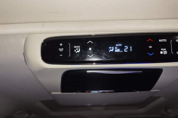 Used Honda Elysion 2016 2.4L Luxury Edition Headliner