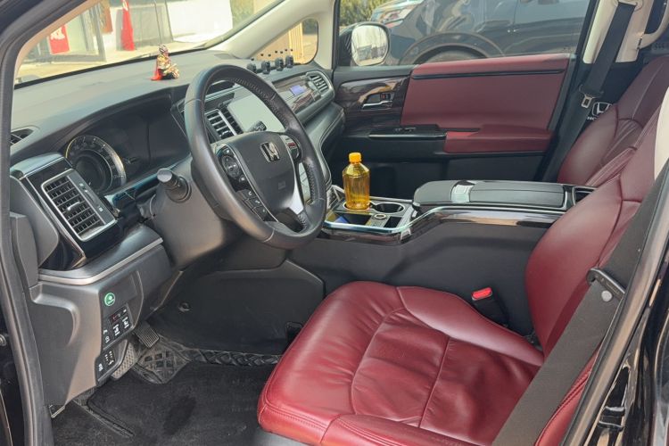 Used Honda Elysion 2016 2.4L Classic Edition Interior 4
