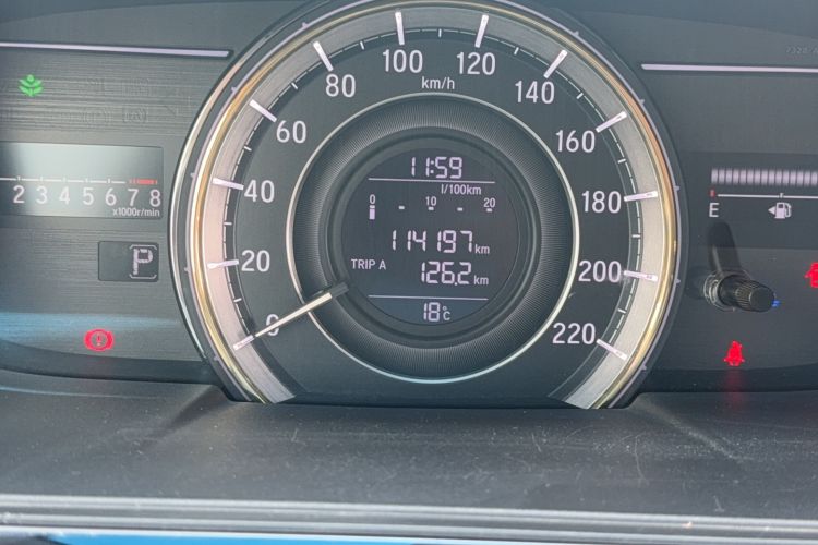 Used Honda Elysion 2016 2.4L Classic Edition Odometer Close Up