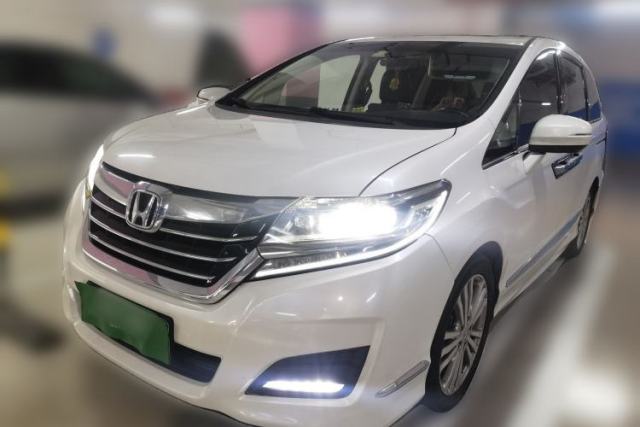 Ojetý Honda Elysion 2016 2.4L Luxury Edition