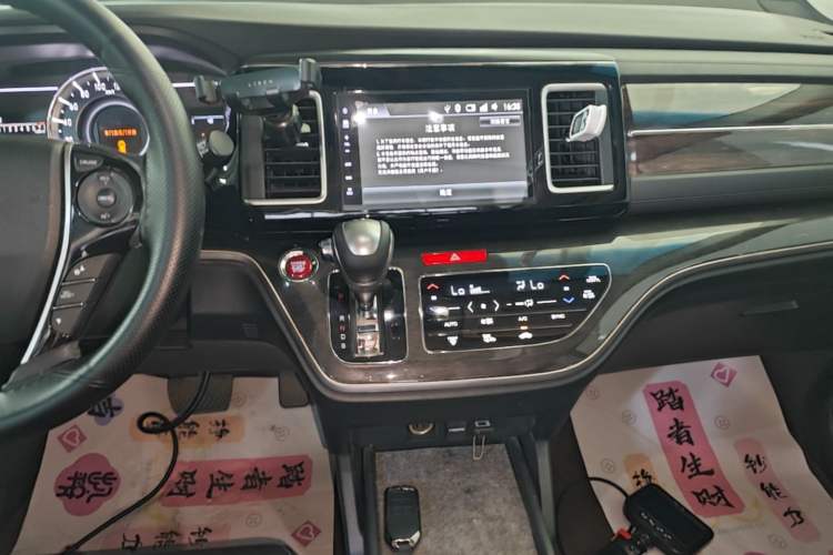 Used Honda Elysion 2016 2.4L Luxury Edition Audio And AC Panel