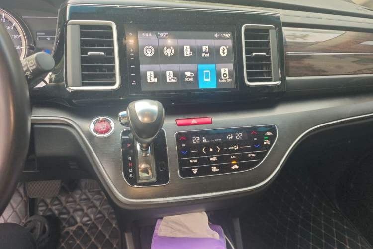 Used Honda Elysion 2016 2.4L Luxury Edition Audio And AC Panel