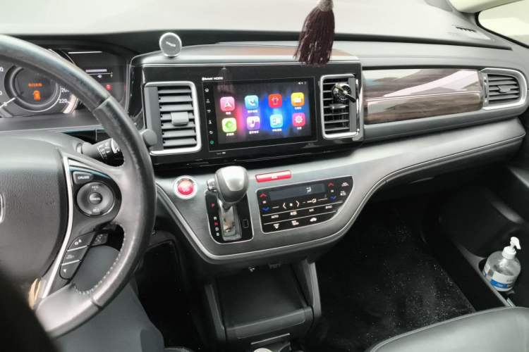 Used Honda Elysion 2016 2.4L Luxury Edition Audio And AC Panel