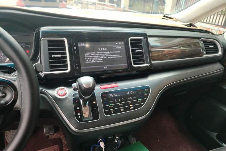 Used Honda Elysion 2016 2.4L Luxury Edition Audio And AC Panel
