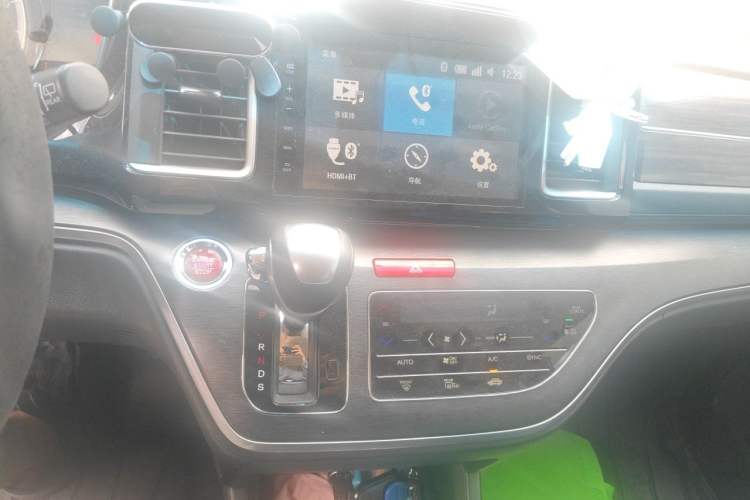 Used Honda Elysion 2016 2.4L Luxury Edition Audio And AC Panel