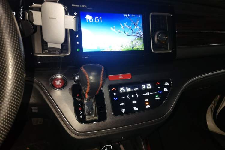 Used Honda Elysion 2016 2.4L Luxury Edition Audio And AC Panel