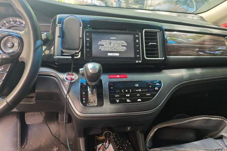 Used Honda Elysion 2016 2.4L Supreme Edition Audio And AC Panel