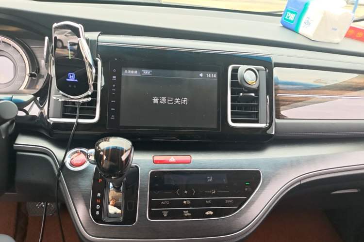 Used Honda Elysion 2016 2.4L Luxury Edition Audio And AC Panel