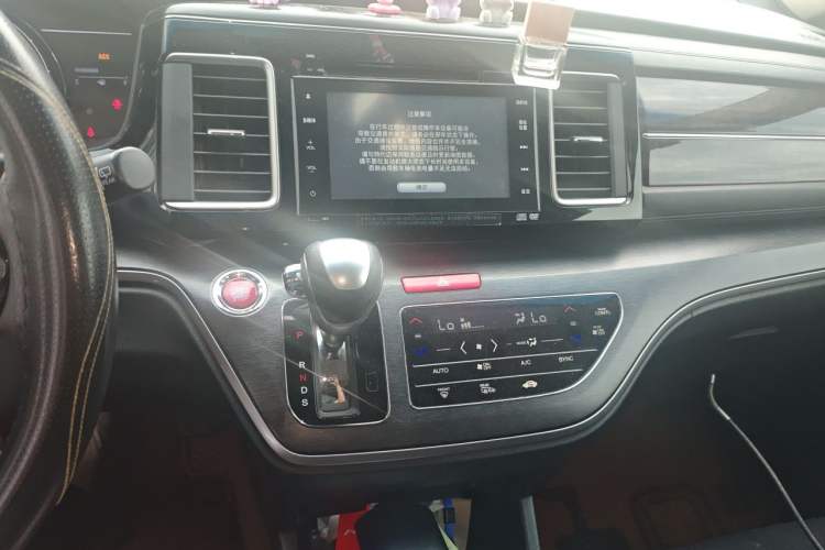 Used Honda Elysion 2016 2.4L Supreme Edition Audio And AC Panel