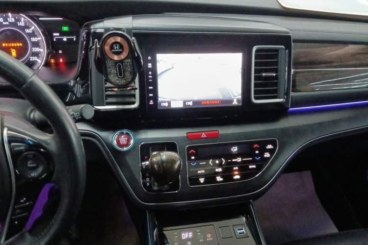 Used Honda Elysion 2016 2.4L Luxury Edition Audio And AC Panel
