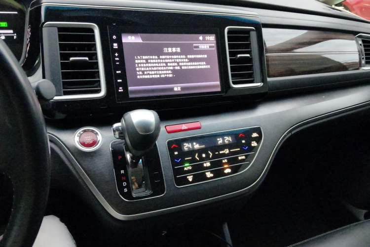Used Honda Elysion 2016 2.4L Luxury Edition Audio And AC Panel