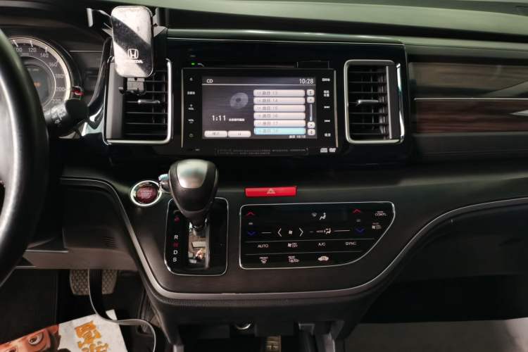 Used Honda Elysion 2016 2.4L Supreme Edition Audio And AC Panel