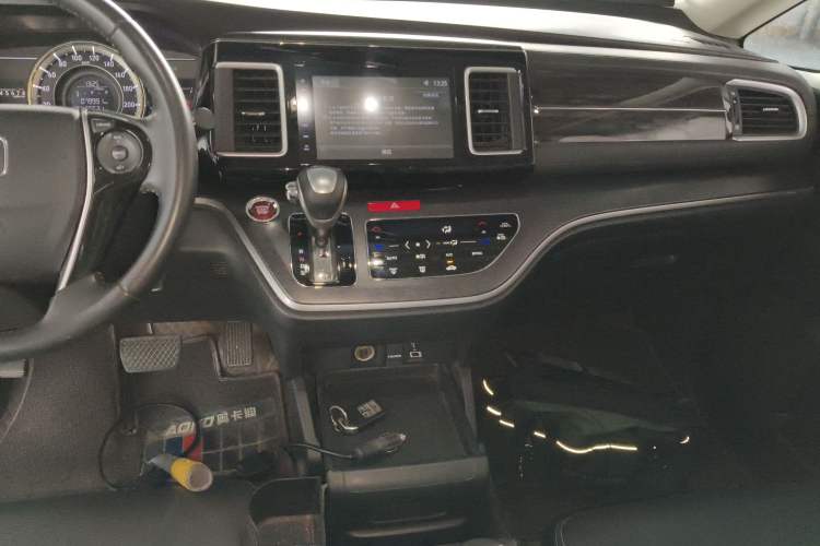 Used Honda Elysion 2016 2.4L Style Edition Audio And AC Panel