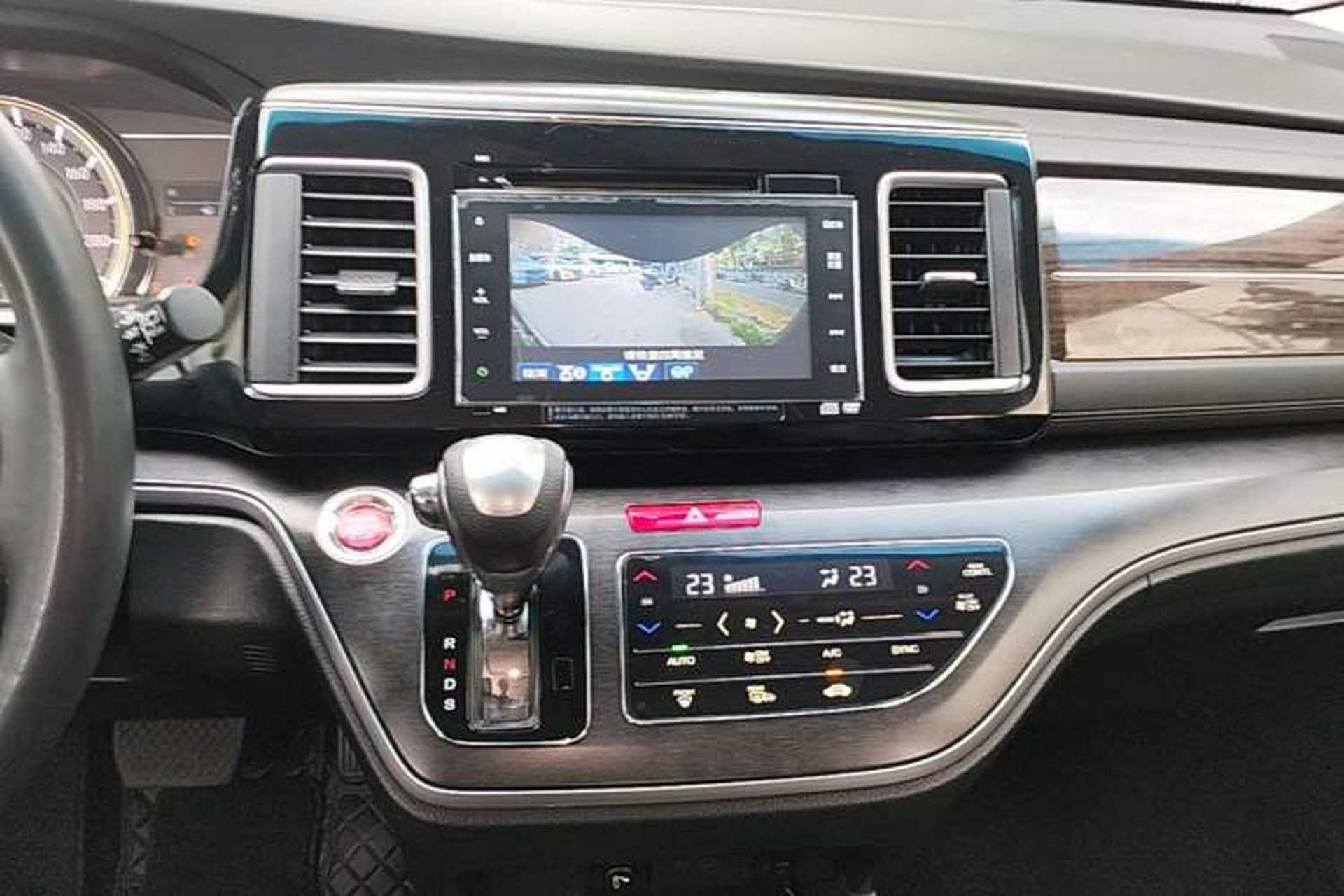 Used Honda Elysion 2016 2.4L Supreme Edition Audio And AC Panel