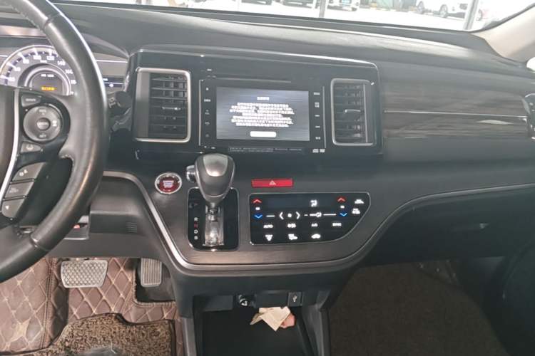 Used Honda Elysion 2016 2.4L Supreme Edition Audio And AC Panel