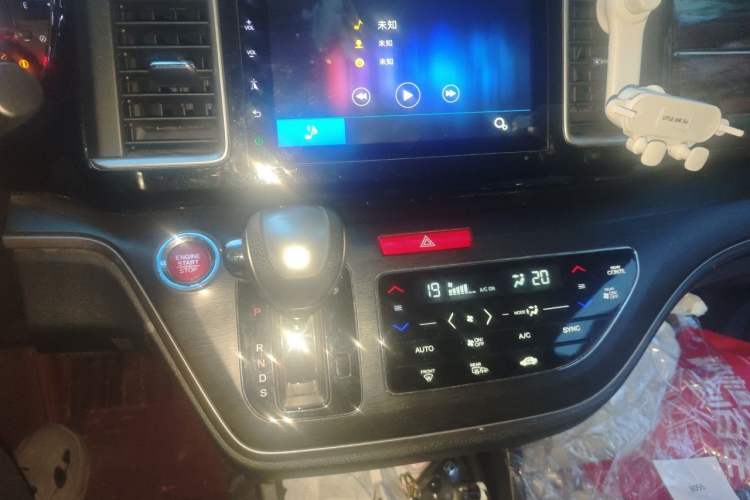 Used Honda Elysion 2016 2.4L Luxury Edition Audio And AC Panel