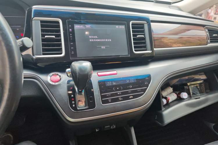Used Honda Elysion 2016 2.4L Luxury Edition Audio And AC Panel