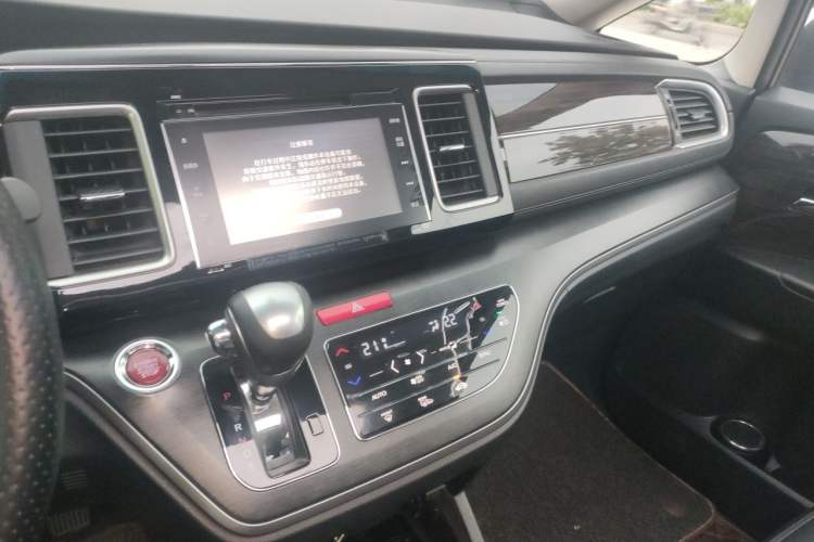 Used Honda Elysion 2016 2.4L Supreme Edition Audio And AC Panel