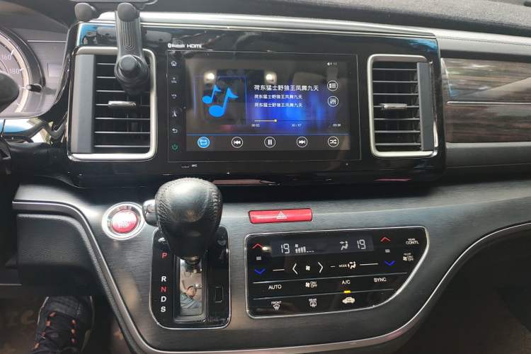 Used Honda Elysion 2016 2.4L Comfort Edition Audio And AC Panel