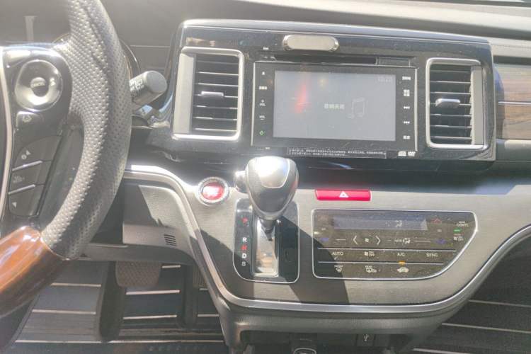 Used Honda Elysion 2016 2.4L Supreme Edition Audio And AC Panel