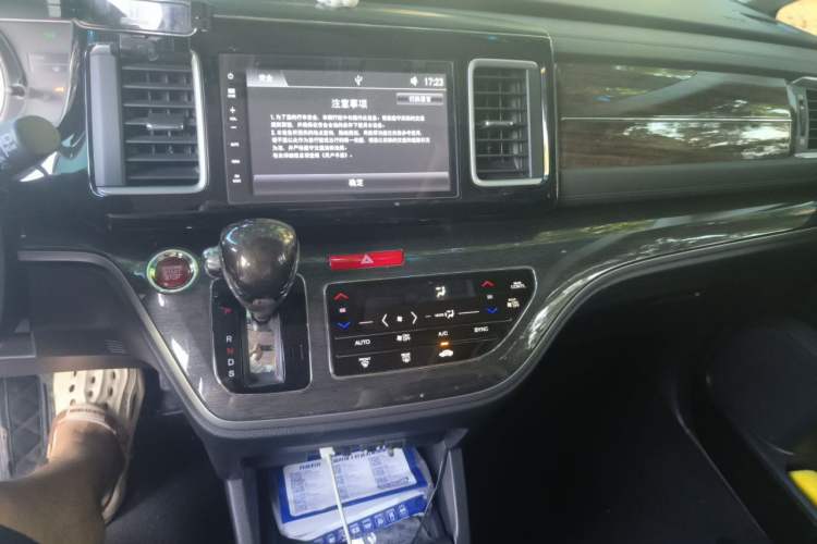 Used Honda Elysion 2016 2.4L Style Edition Audio And AC Panel