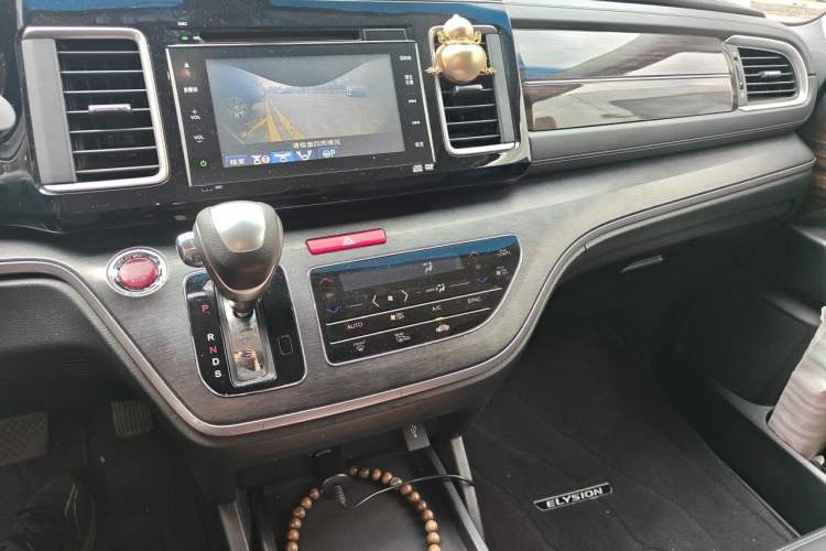 Used Honda Elysion 2016 2.4L Luxury Edition Audio And AC Panel
