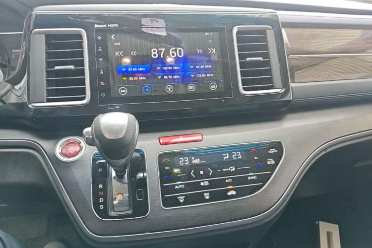 Used Honda Elysion 2016 2.4L Style Edition Audio And AC Panel