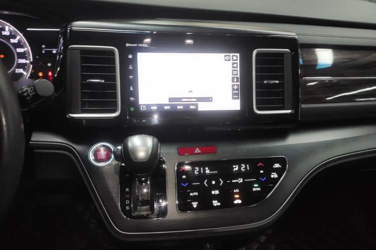 Used Honda Elysion 2016 2.4L Luxury Edition Audio And AC Panel