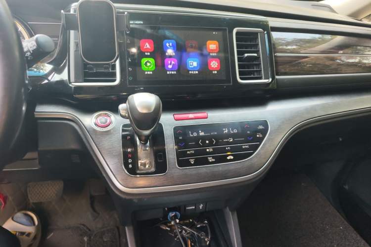 Used Honda Elysion 2016 2.4L Luxury Edition Audio And AC Panel