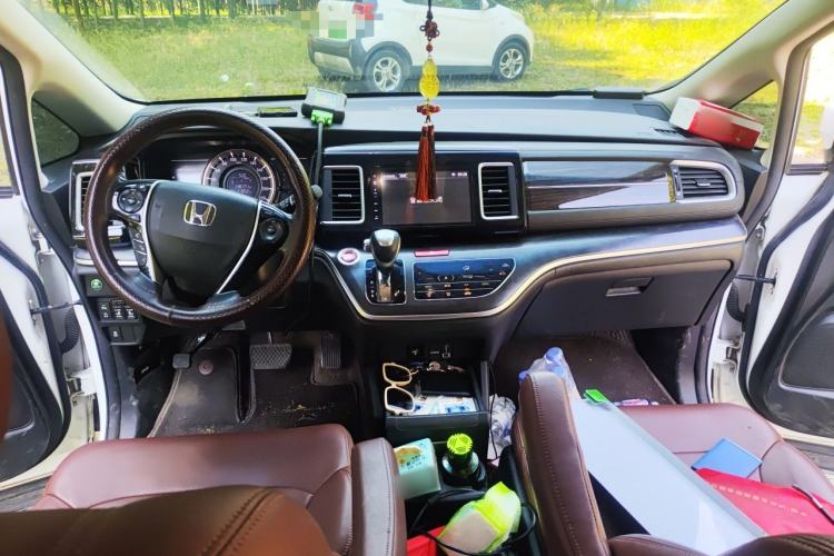 Used Honda Elysion 2016 2.4L Comfort Edition Center Console