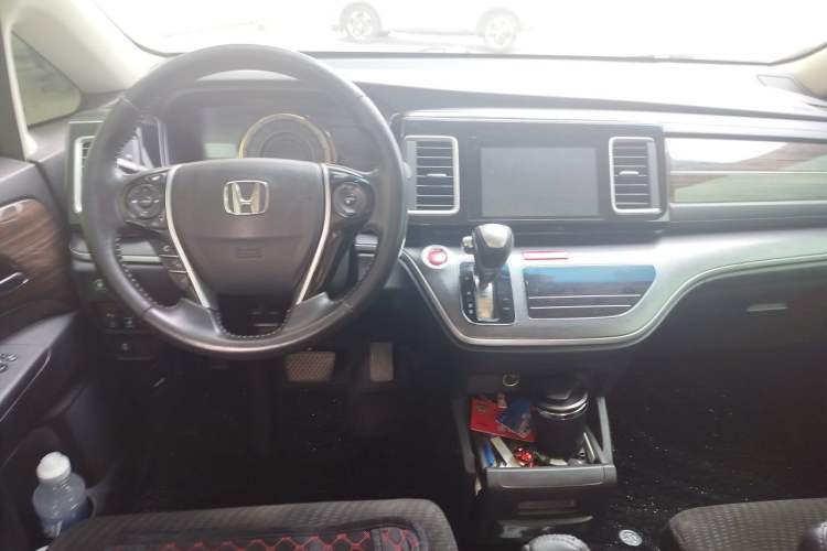 Used Honda Elysion 2016 2.4L Comfort Edition Center Console