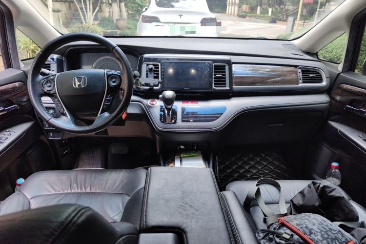 Used Honda Elysion 2016 2.4L Luxury Edition Center Console