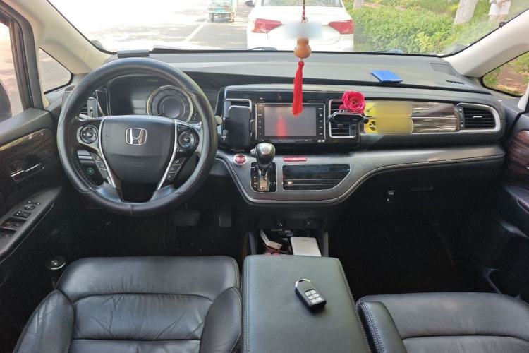 Used Honda Elysion 2016 2.4L Supreme Edition Center Console