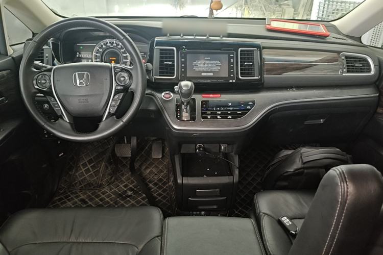 Used Honda Elysion 2016 2.4L Supreme Edition Center Console