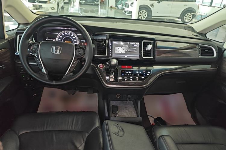 Used Honda Elysion 2016 2.4L Luxury Edition Center Console