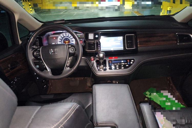 Used Honda Elysion 2016 2.4L Luxury Edition Center Console