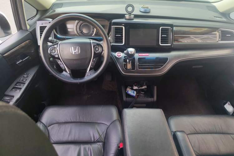 Used Honda Elysion 2016 2.4L Luxury Edition Center Console