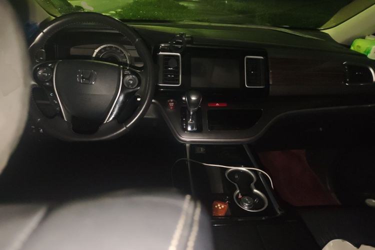 Used Honda Elysion 2016 2.4L Style Edition Center Console