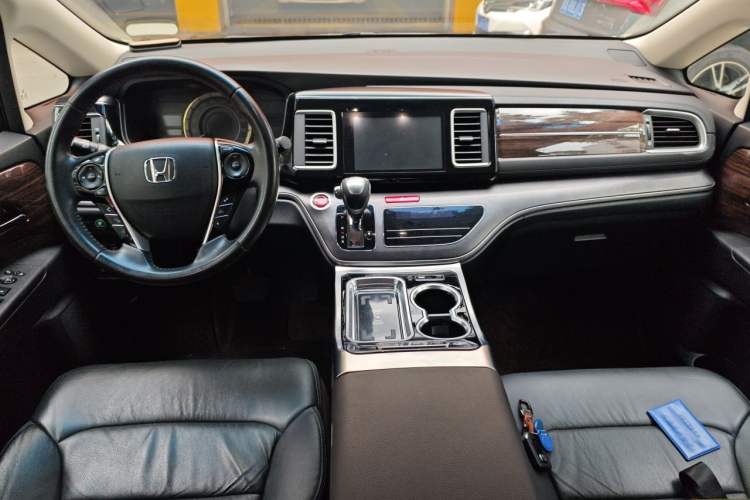 Used Honda Elysion 2016 2.4L Luxury Edition Center Console