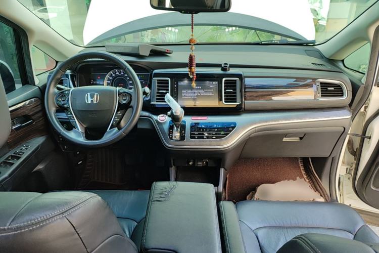 Used Honda Elysion 2016 2.4L Luxury Edition Center Console