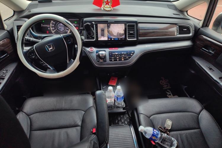 Used Honda Elysion 2016 2.4L Style Edition Center Console