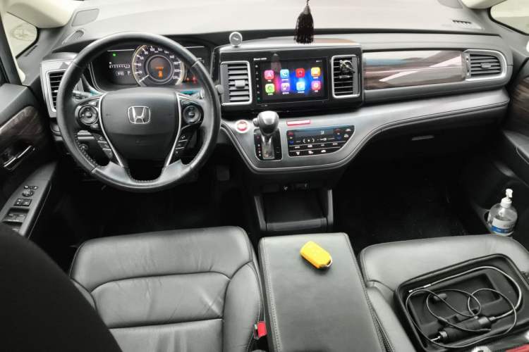 Used Honda Elysion 2016 2.4L Luxury Edition Center Console