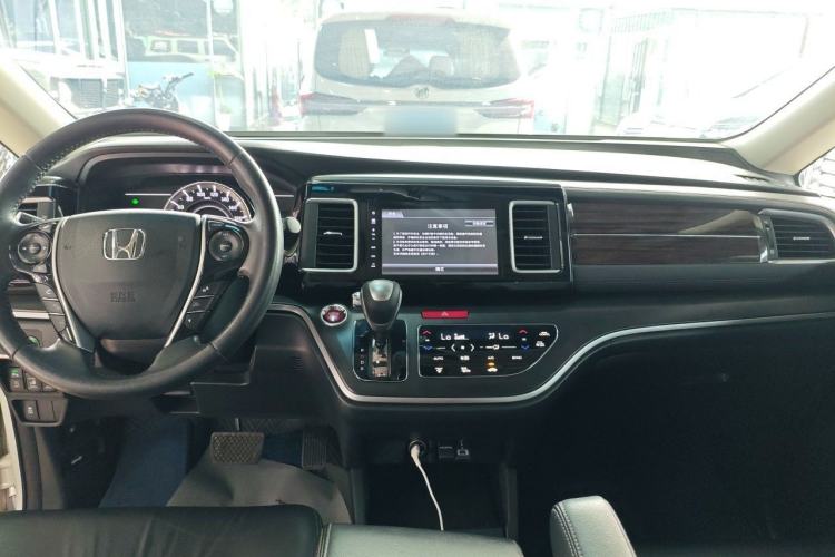Used Honda Elysion 2016 2.4L Luxury Edition Center Console