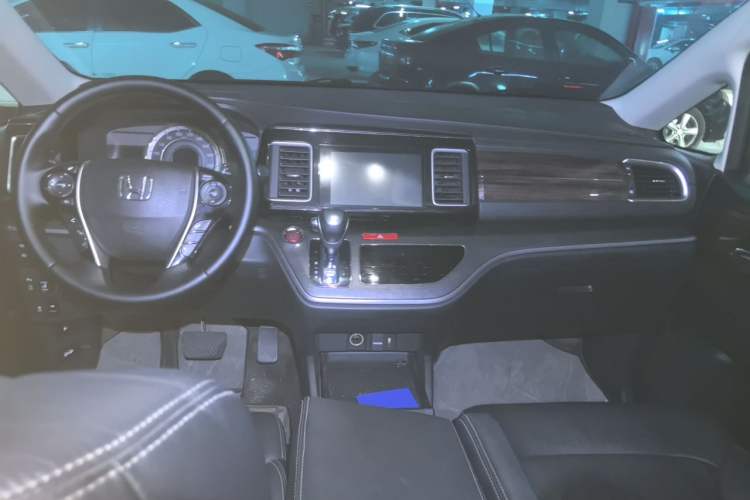 Used Honda Elysion 2016 2.4L Luxury Edition Center Console