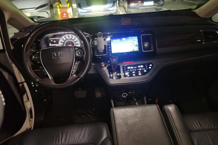 Used Honda Elysion 2016 2.4L Luxury Edition Center Console