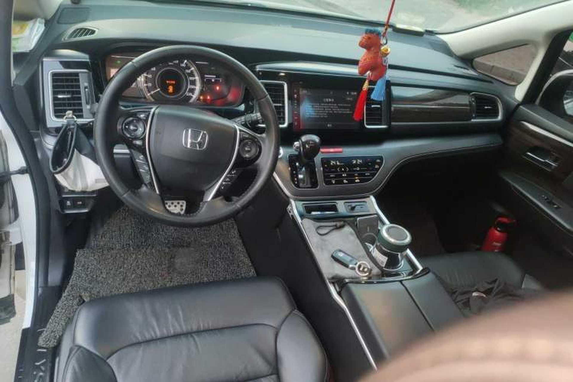 Used Honda Elysion 2016 2.4L Luxury Edition Center Console