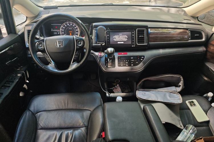 Used Honda Elysion 2016 2.4L Supreme Edition Center Console