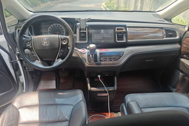 Used Honda Elysion 2016 2.4L Luxury Edition Center Console