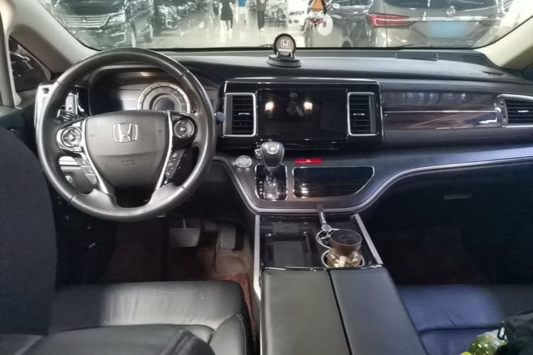 Used Honda Elysion 2016 2.4L Luxury Edition Center Console