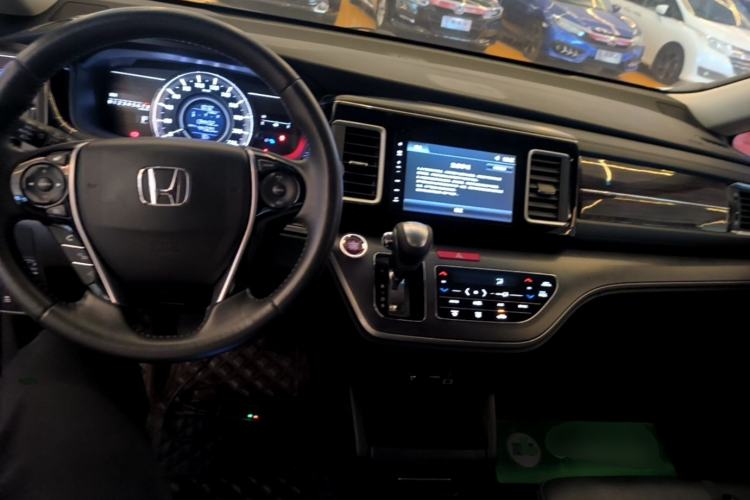 Used Honda Elysion 2016 2.4L Style Edition Center Console